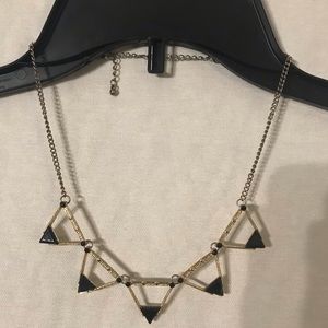 🦠 5 triangles necklace